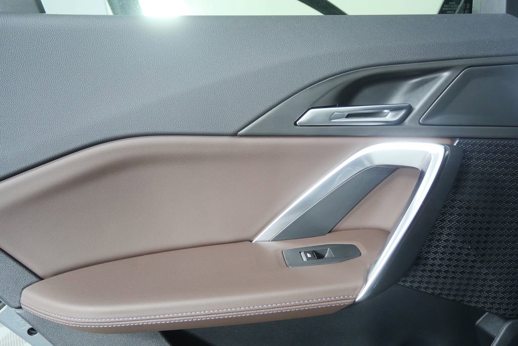 Certified 2025 BMW X2 xDrive28i AWD/4WD image 13
