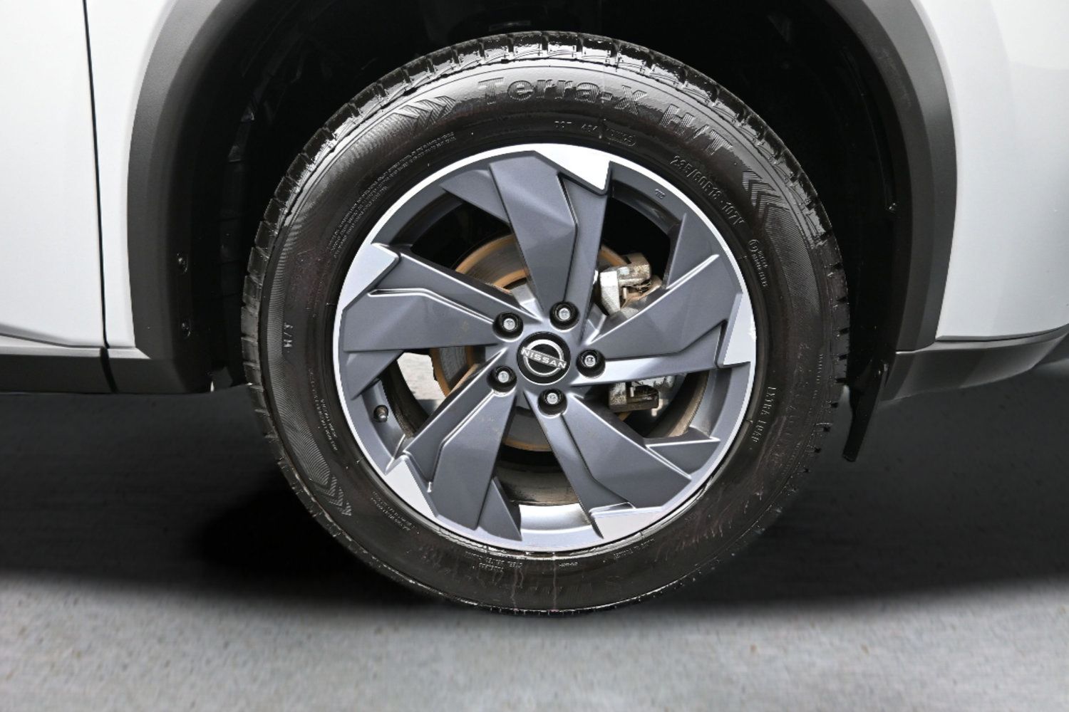 Used 2025 Nissan Rogue SV FWD image 23