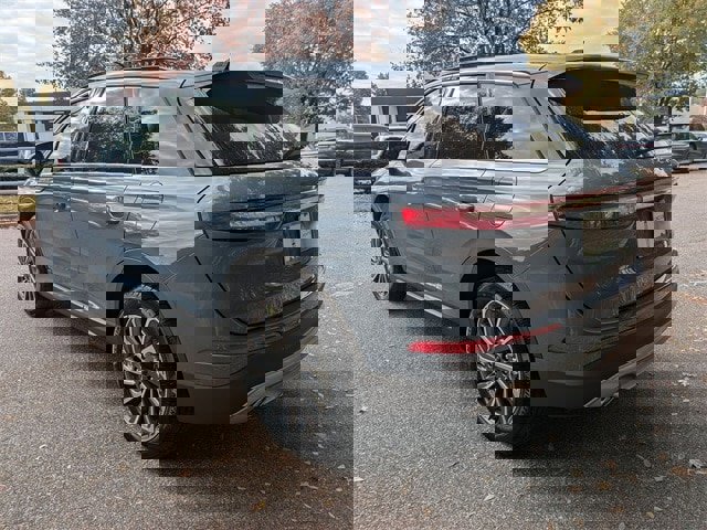 New 2026 Lincoln Corsair Reserve image 2