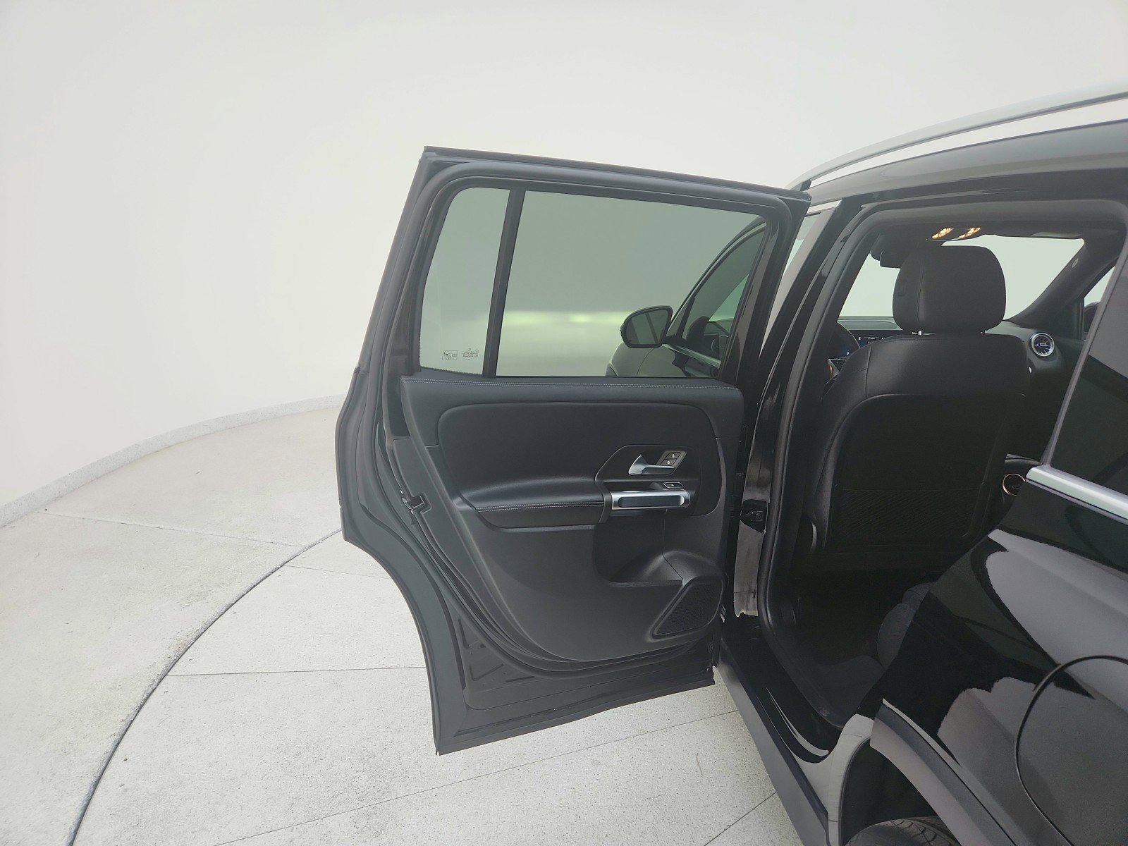 Certified 2024 Mercedes-Benz GLB 250 image 28
