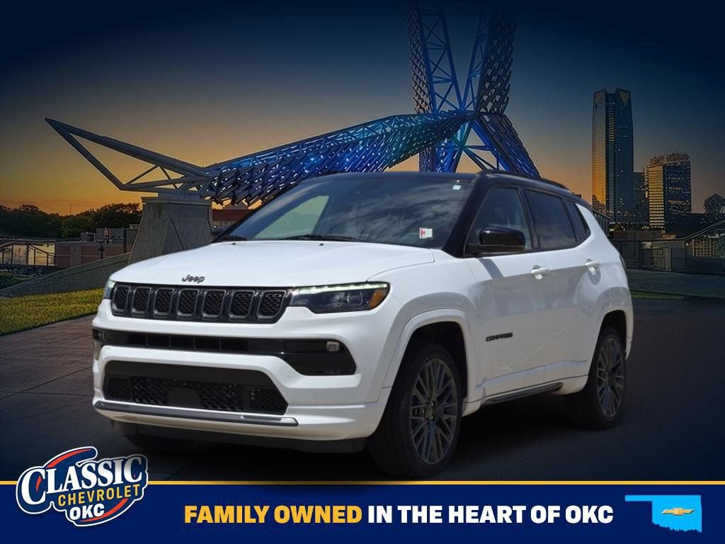 Used 2024 Jeep Compass Limited w/ High Altitude Package AWD/4WD image 3