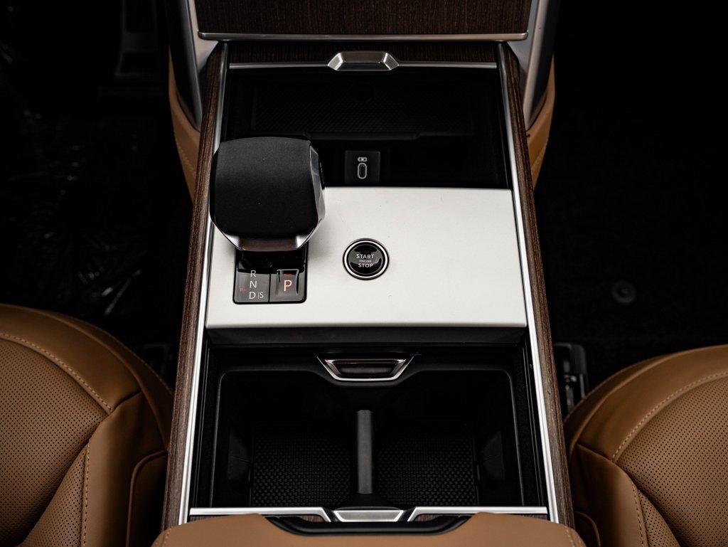 New 2026 Land Rover Range Rover SE image 38