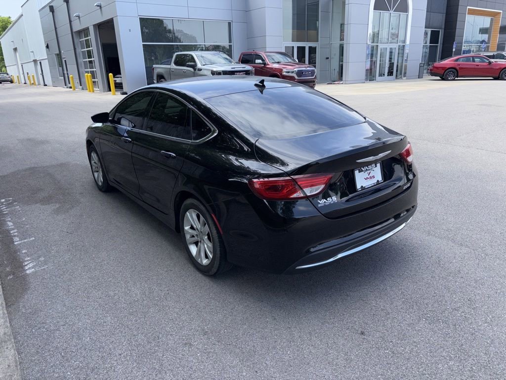 Used 2017 Chrysler 200 Limited Platinum FWD image 3