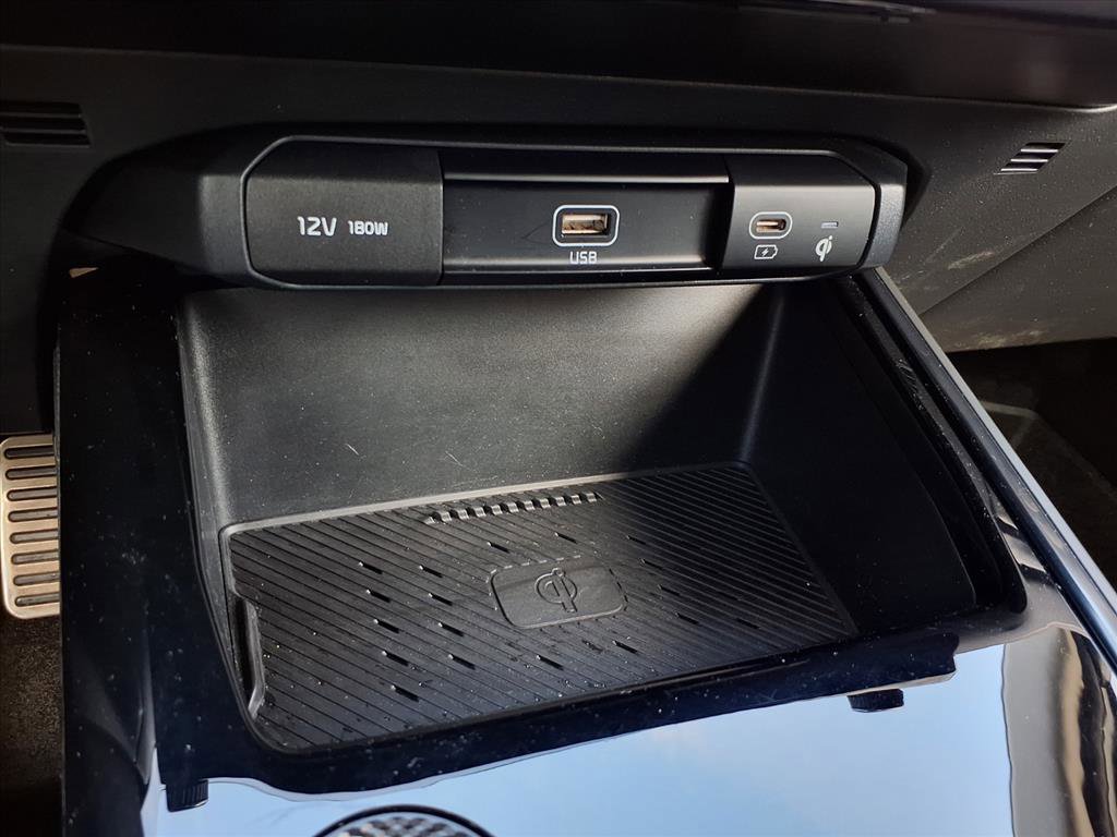 Used 2023 Kia Niro EX Touring image 20