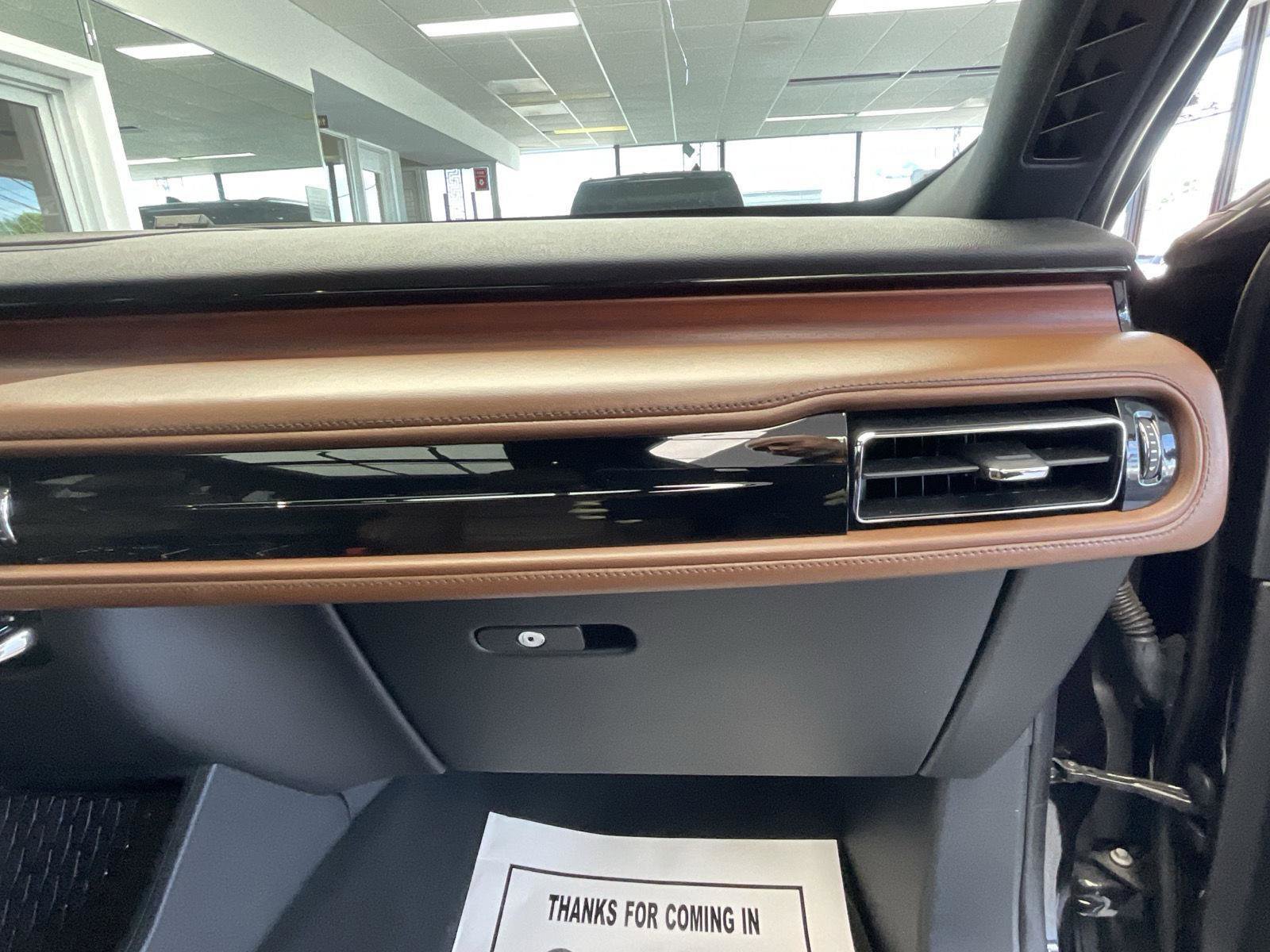 Used 2021 Lincoln Aviator Reserve w/ Equipment Group 202A AWD/4WD image 9