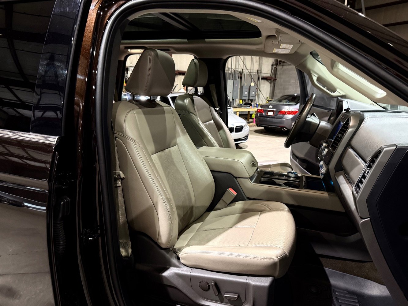 Used 2021 Ford Expedition Max XLT RWD image 27