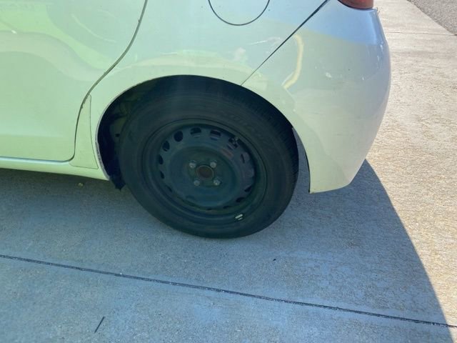 Used 2017 Toyota Yaris L FWD image 12