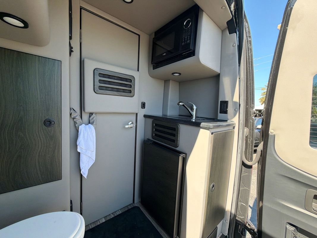 Used 2023 Mercedes-Benz Sprinter 3500 image 4