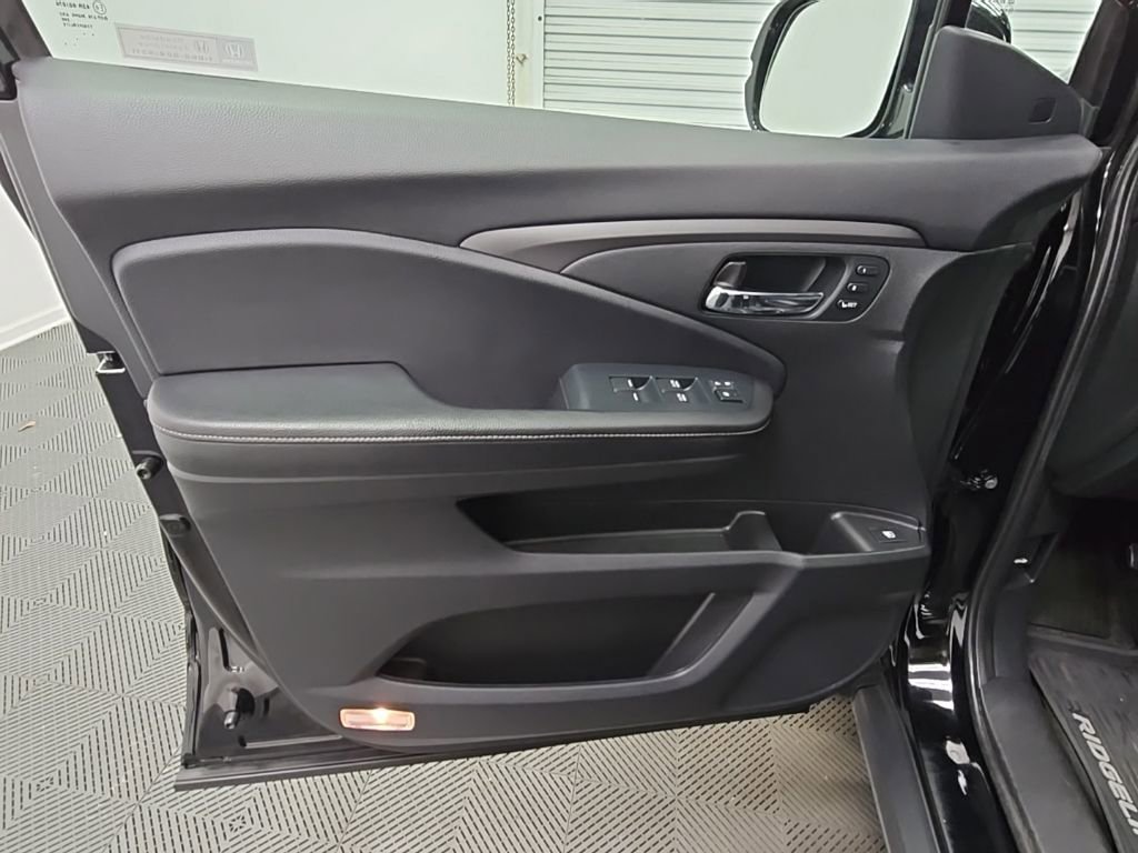Used 2023 Honda Ridgeline RTL-E image 29