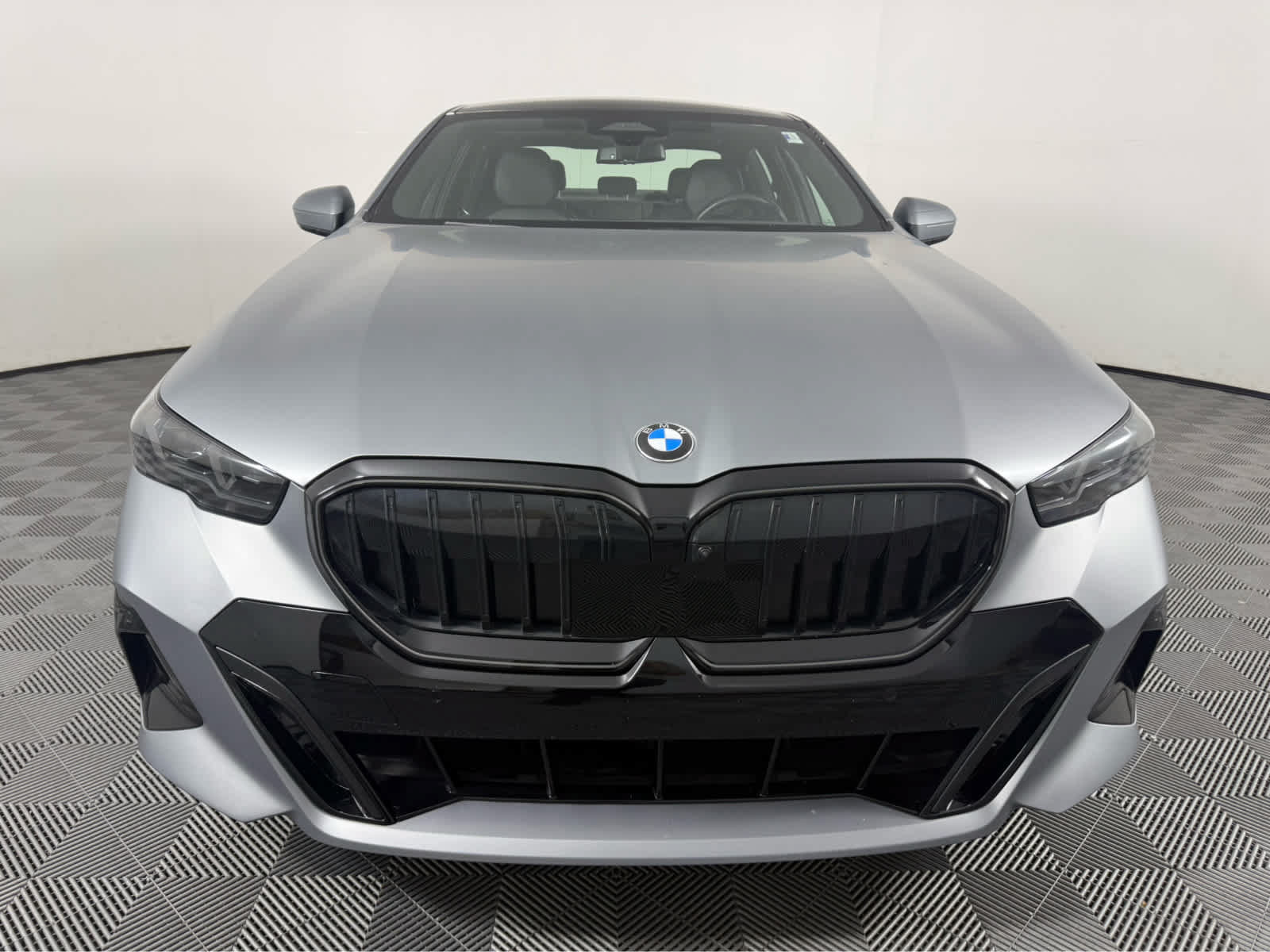 Used 2024 BMW 540i xDrive w/ Executive Package AWD/4WD image 8