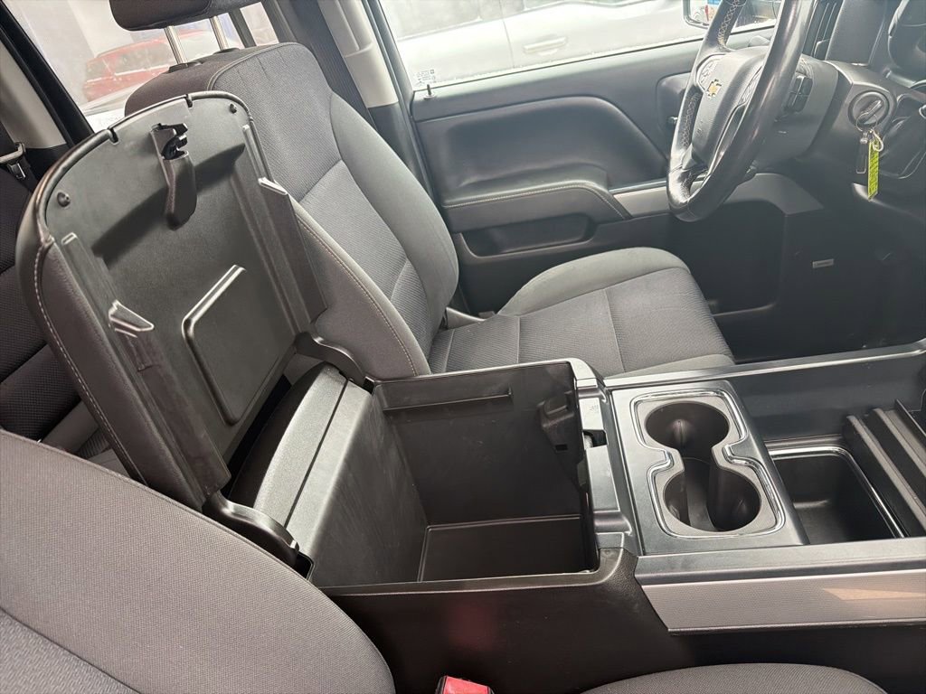 Used 2018 Chevrolet Silverado 1500 LT w/ Midnight Edition image 32