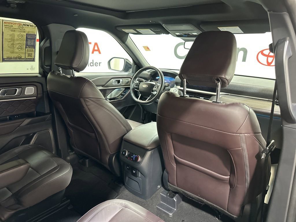 Used 2025 Ford Explorer Platinum w/ LUX Leather Package AWD/4WD image 14