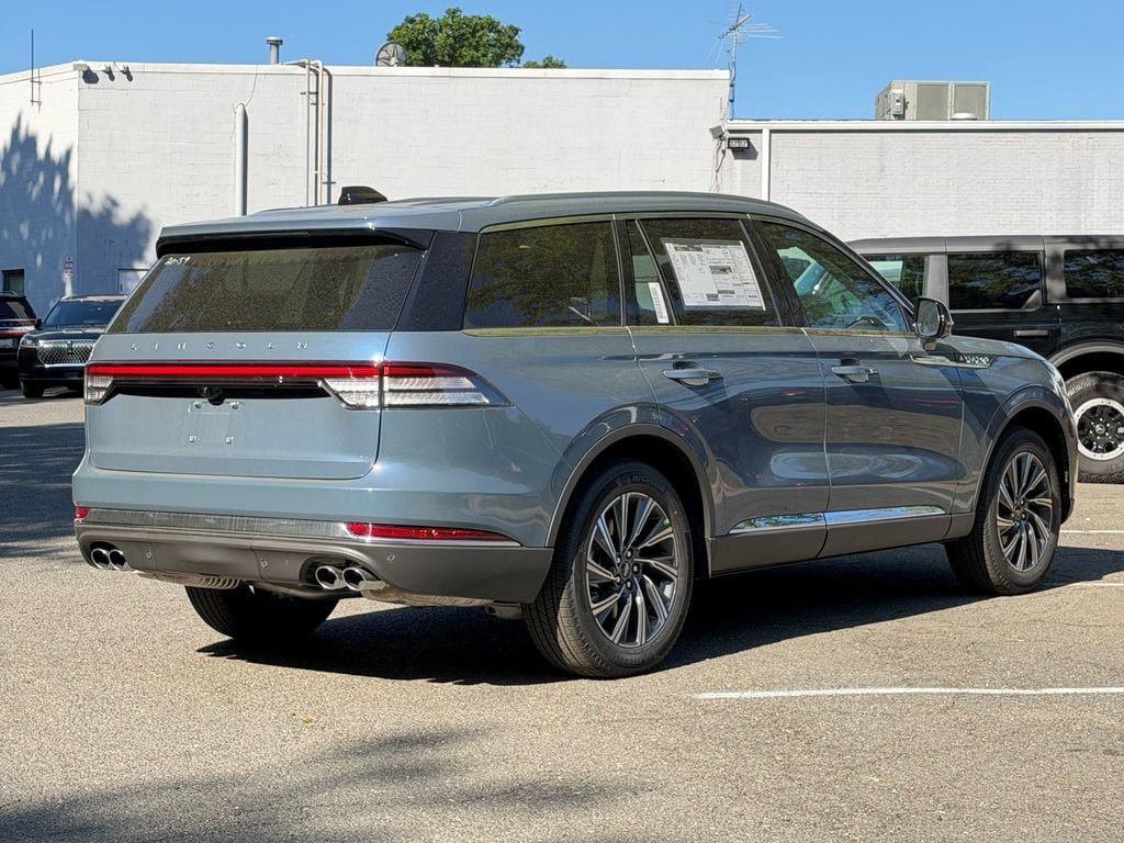 New 2026 Lincoln Aviator AWD image 3