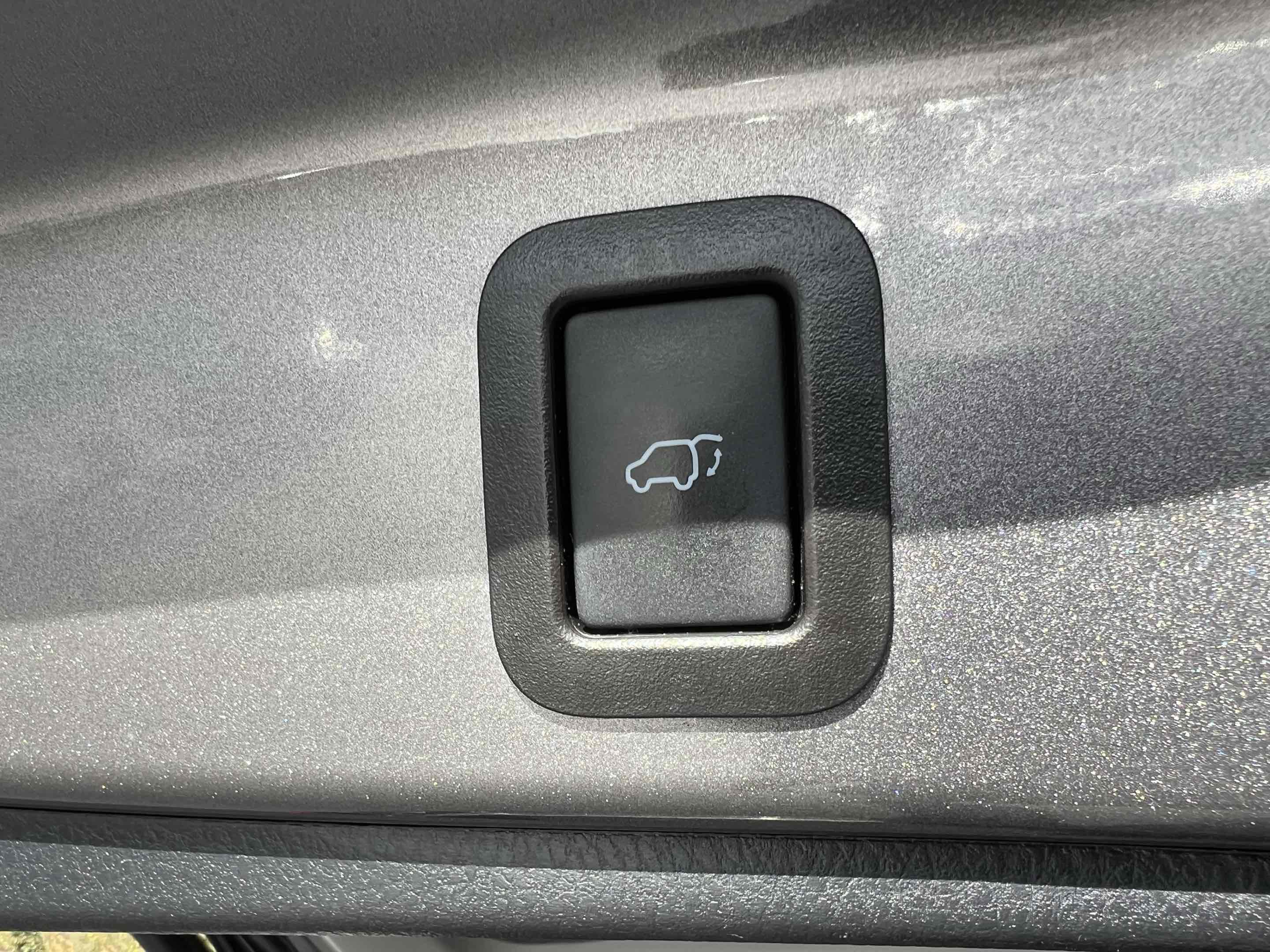 Used 2019 Toyota Highlander XLE image 12