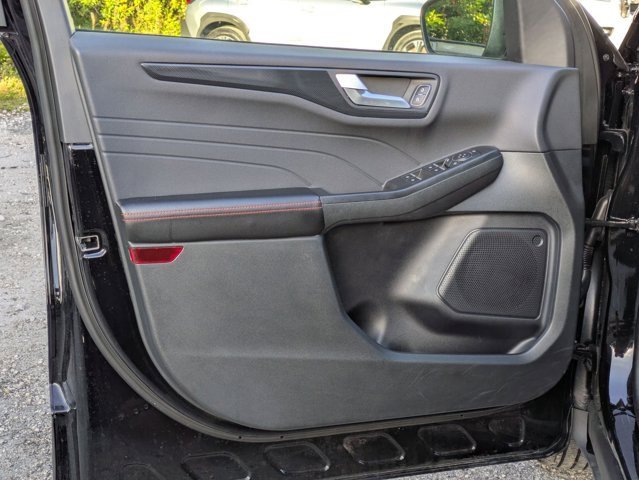 Used 2025 Ford Escape ST-Line image 2