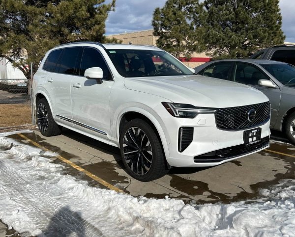 Used 2025 Volvo XC90 T8 Ultra w/ Protection Package Premier image 1