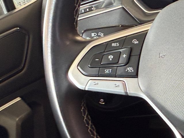 Used 2024 Volkswagen Tiguan SE AWD/4WD image 10