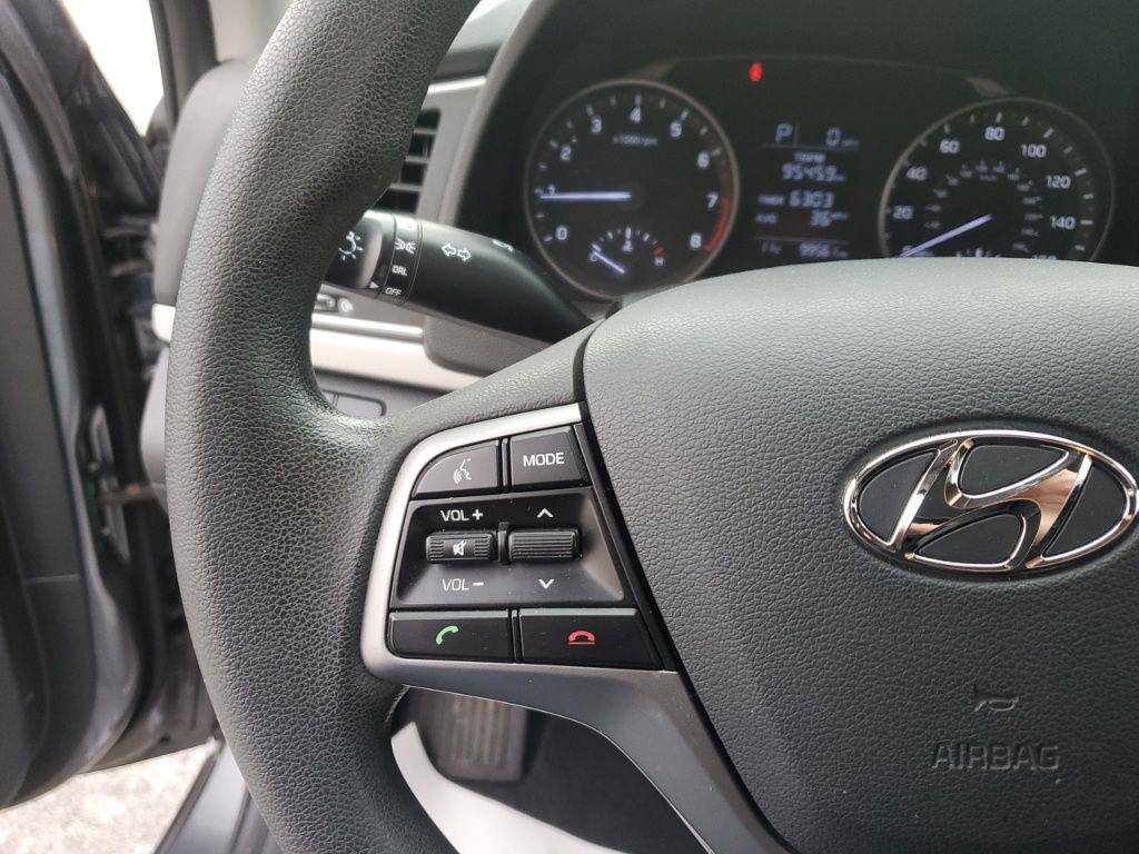 Used 2018 Hyundai Elantra SE image 16
