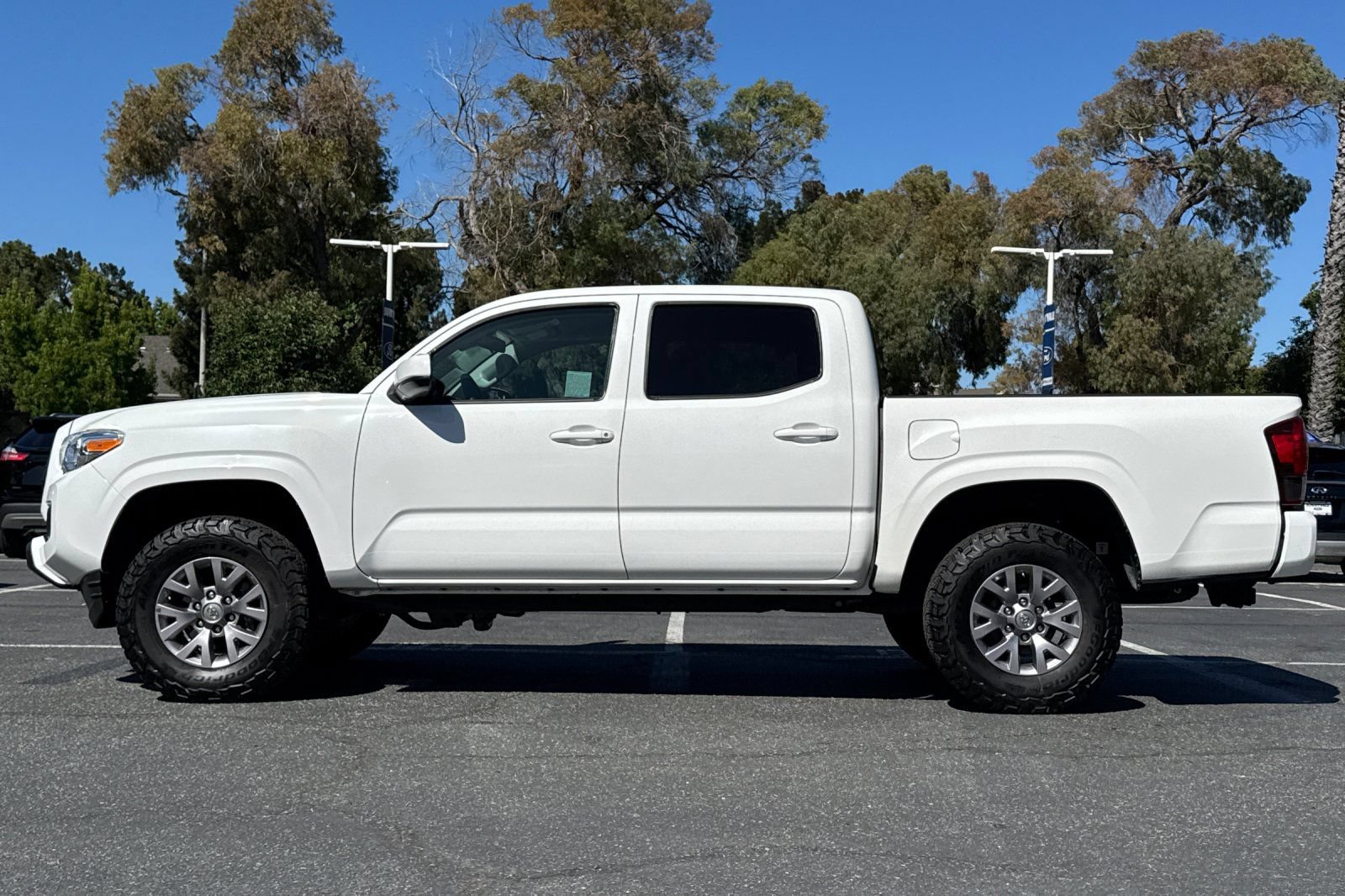 Used 2022 Toyota Tacoma SR AWD/4WD image 7
