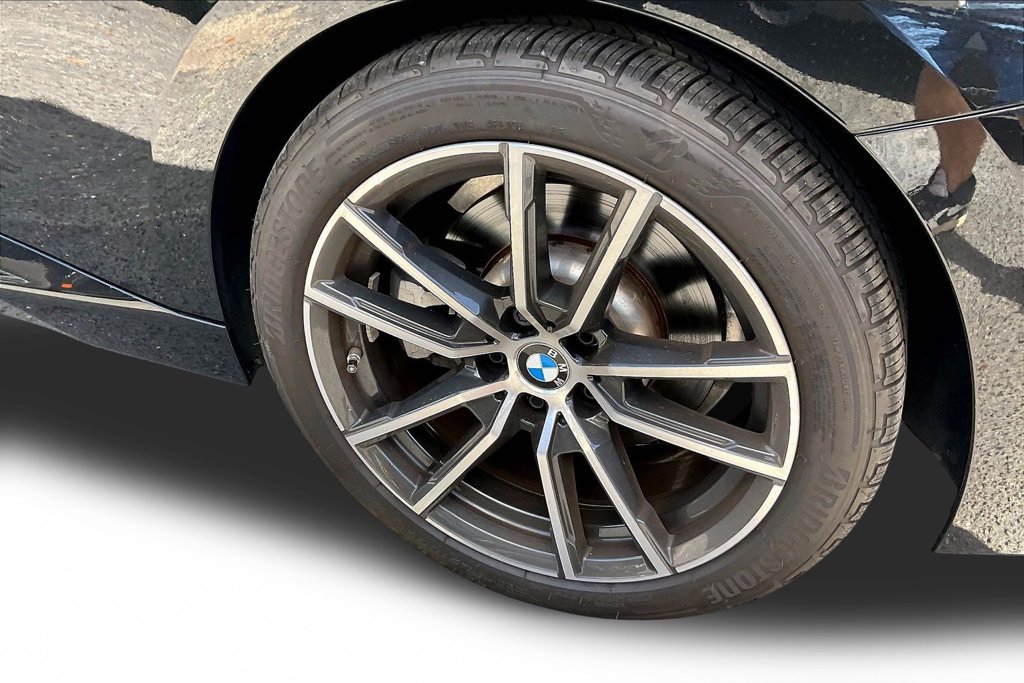Used 2025 BMW 230i Coupe w/ Convenience Package RWD image 27