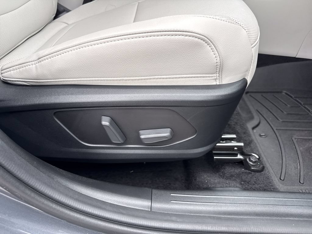 Used 2025 Hyundai Tucson Limited FWD image 39