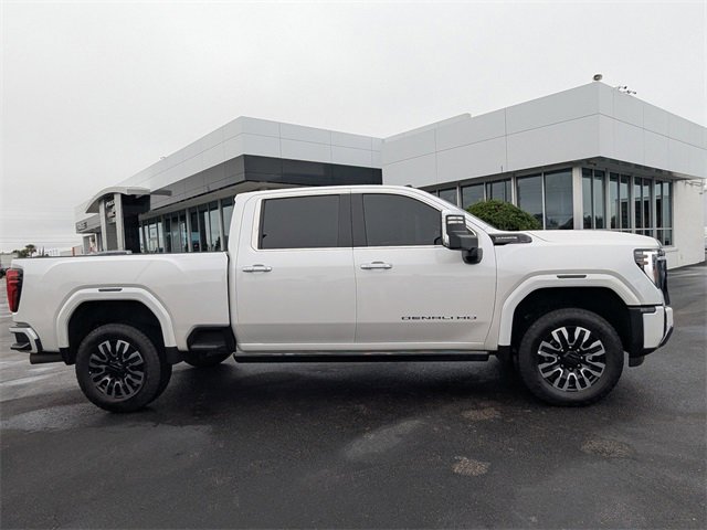 Used 2024 GMC Sierra 3500 Denali Ultimate image 3