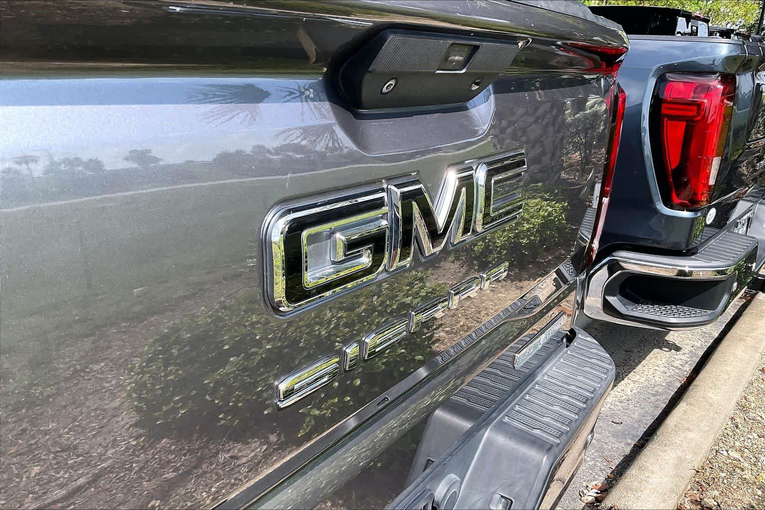 Used 2020 GMC Sierra 1500 Elevation w/ Elevation Value Package RWD image 9