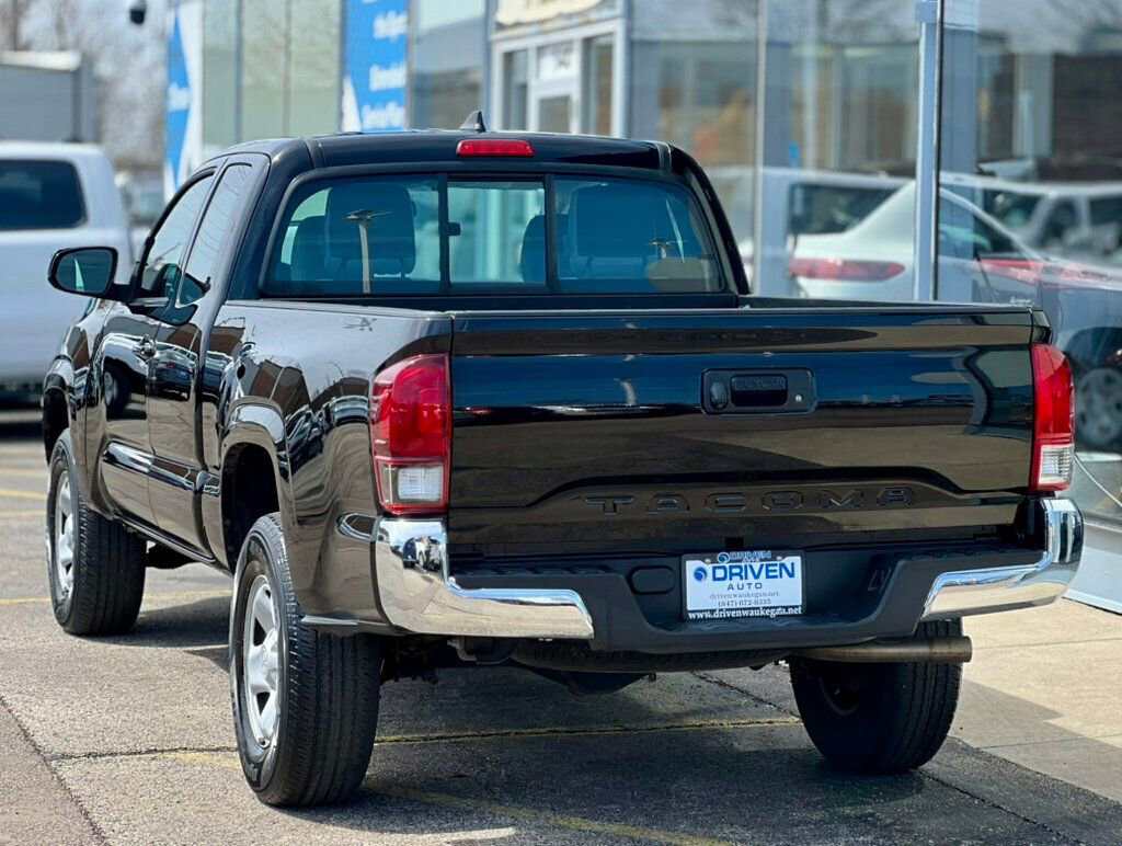 Used 2016 Toyota Tacoma SR image 26