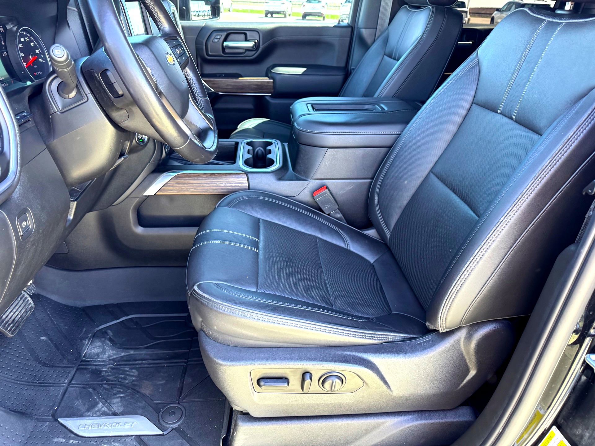 Used 2021 Chevrolet Silverado 2500 High Country w/ Z71 Off-Road Package image 12