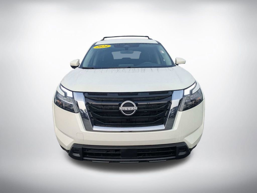Used 2024 Nissan Pathfinder SV image 8