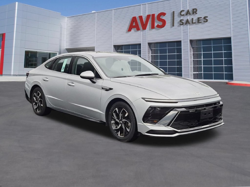 Used 2025 Hyundai Sonata SEL FWD image 3