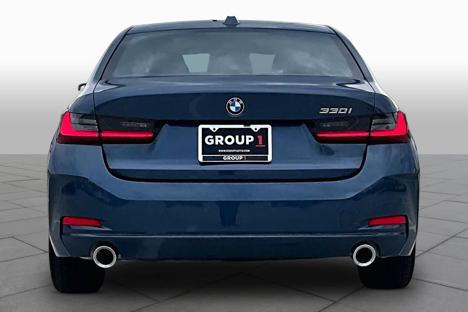 Used 2025 BMW 330i Sedan RWD image 4