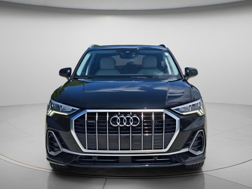Used 2023 Audi Q3 2.0T Premium w/ Convenience Package AWD/4WD image 5