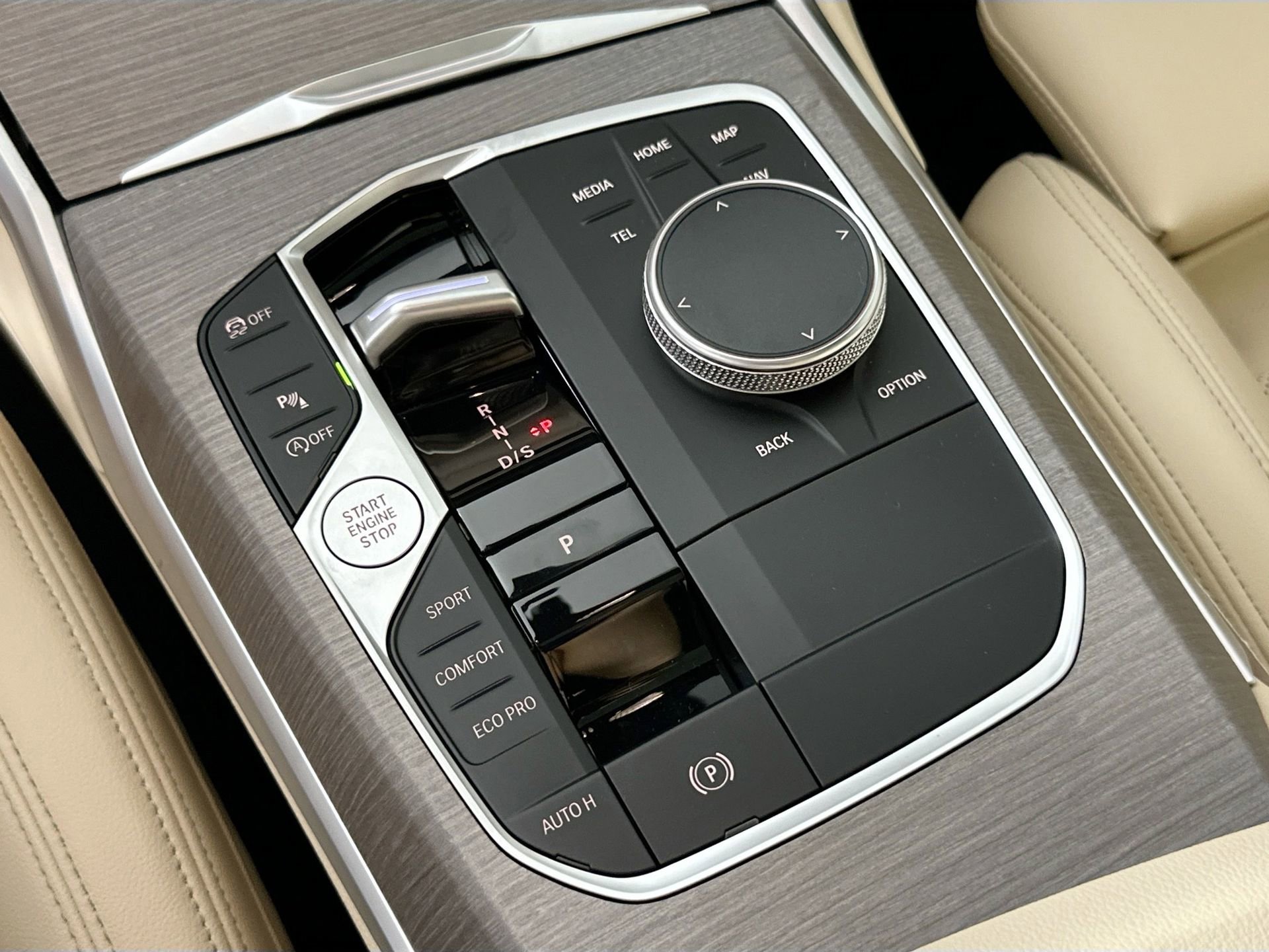 Used 2025 BMW 330i xDrive Sedan w/ M Sport Package image 16