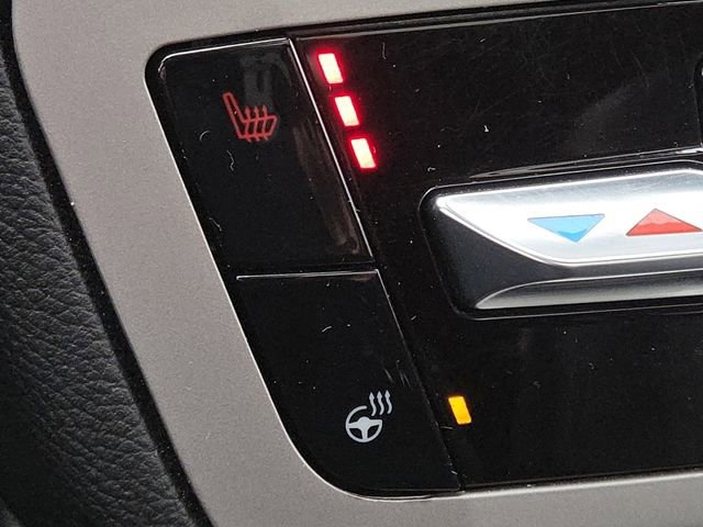 Used 2023 Ford Explorer XLT w/ Equipment Group 202A image 8