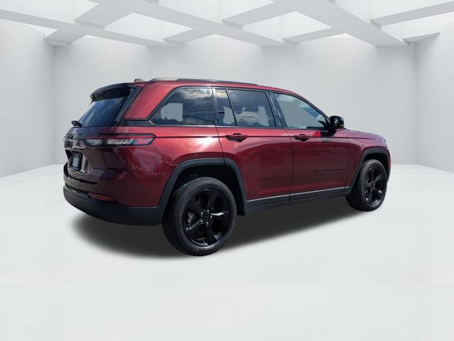 Used 2023 Jeep Grand Cherokee Altitude AWD/4WD image 5