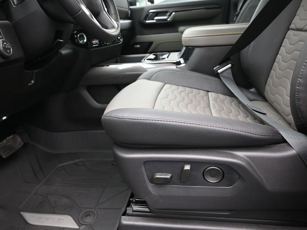 New 2026 Chevrolet Silverado 2500 ZR2 image 13