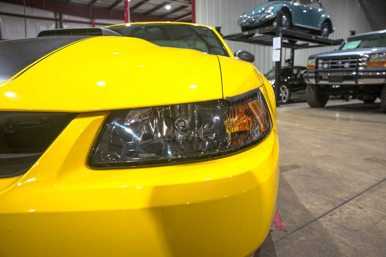 Used 2004 Ford Mustang Mach 1 RWD image 30