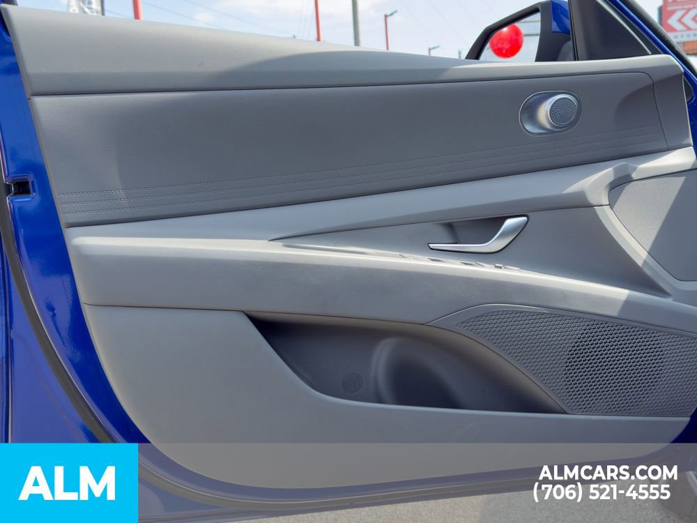 Used 2024 Hyundai Elantra SE image 10