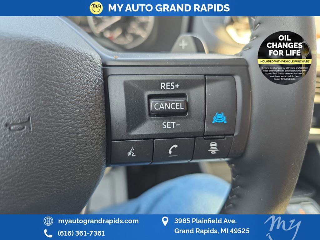 Used 2025 Nissan Rogue SV image 16