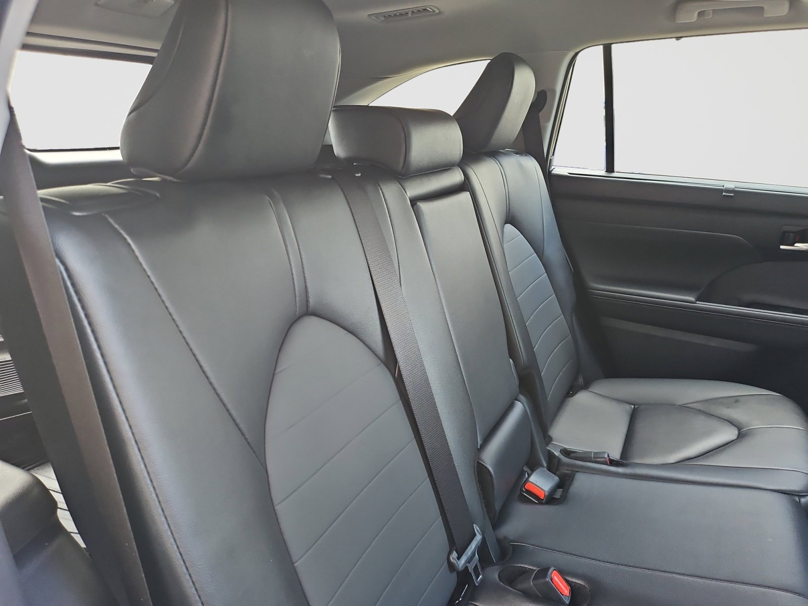 Used 2026 Toyota Highlander XLE AWD/4WD image 45
