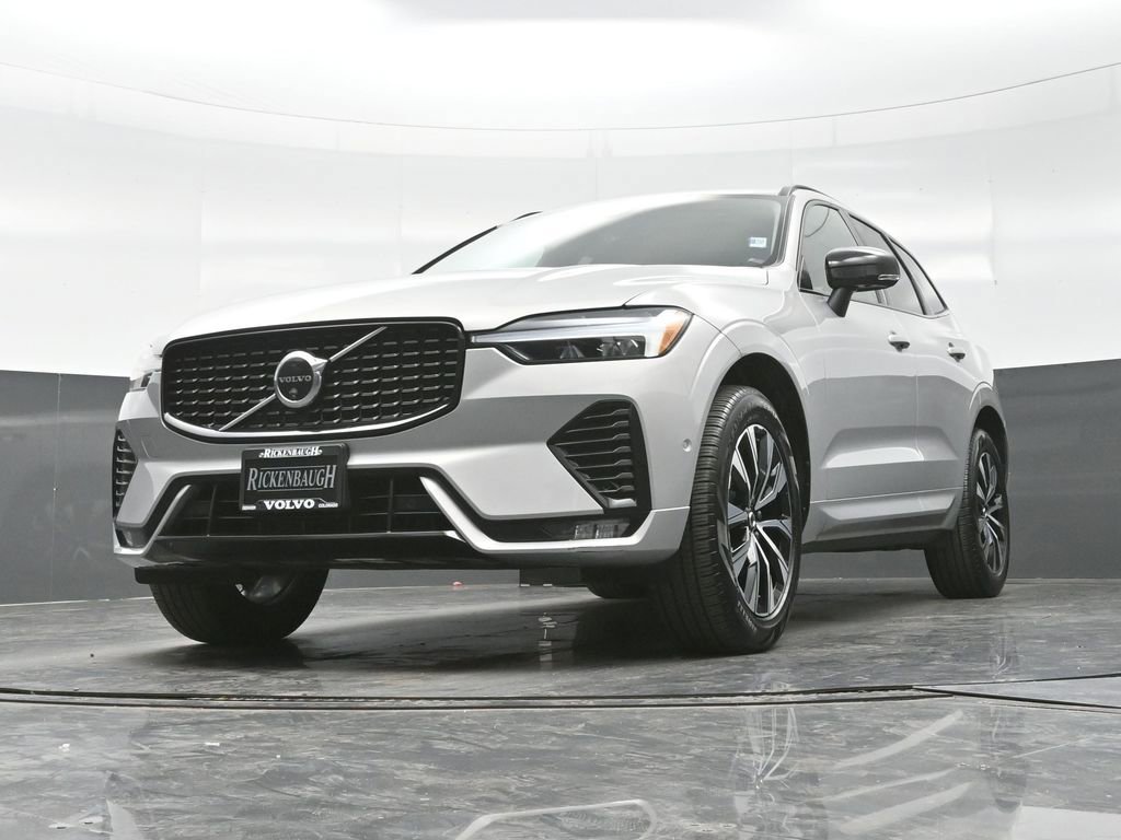 Used 2025 Volvo XC60 B5 Plus image 16