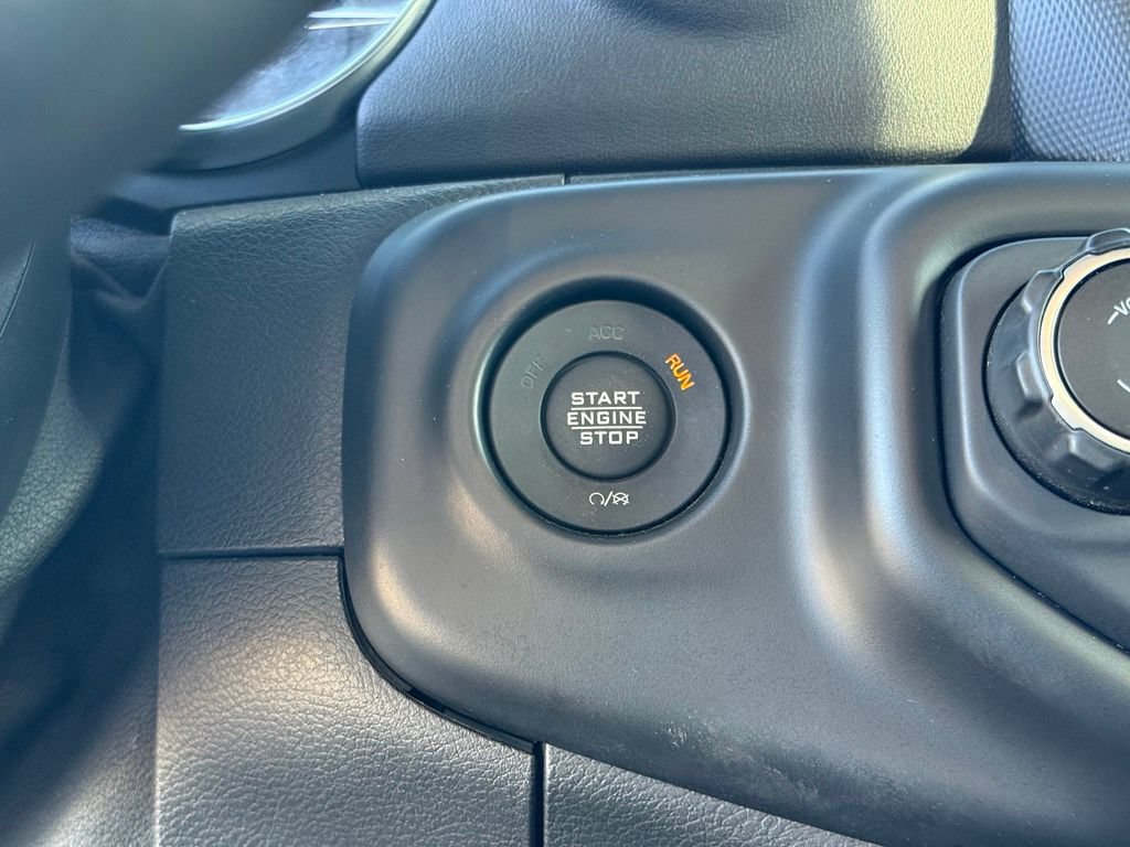 Used 2021 Jeep Wrangler Unlimited Sahara w/ Cold Weather Group AWD/4WD image 27