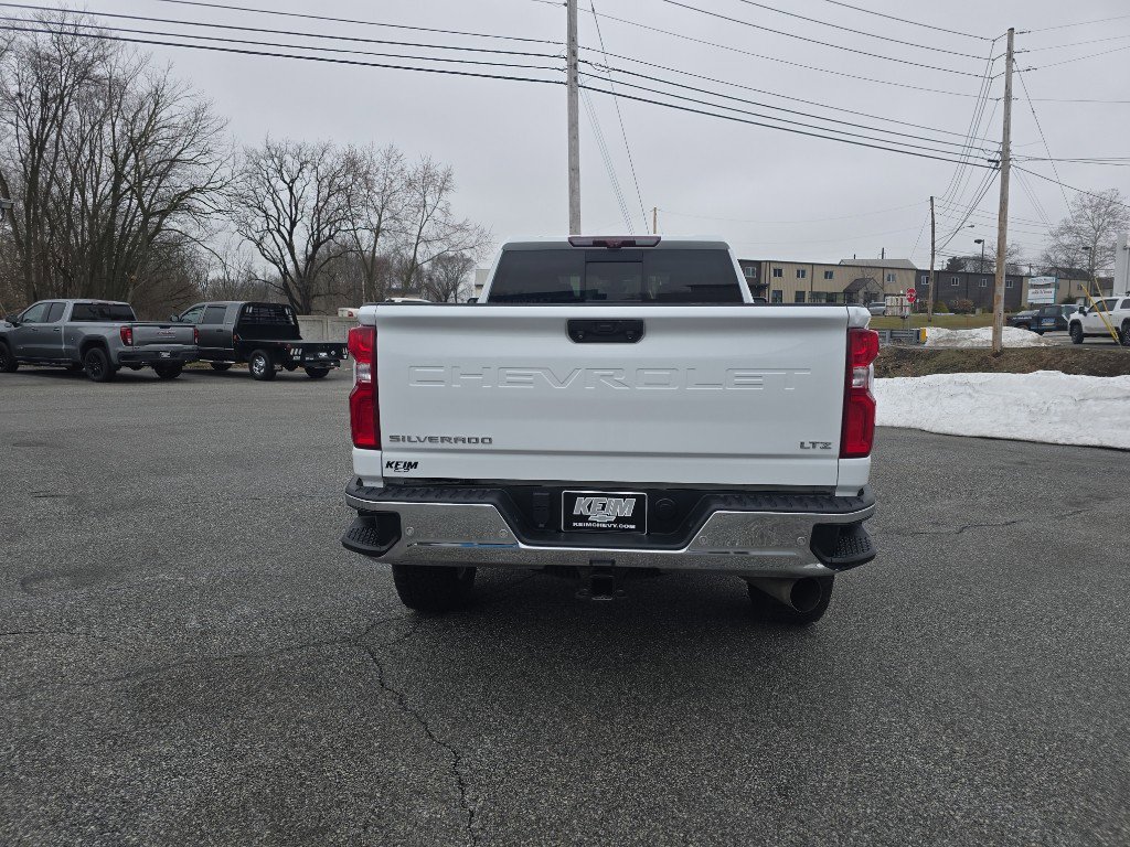 Used 2020 Chevrolet Silverado 3500 LTZ w/ LTZ Premium Package image 6