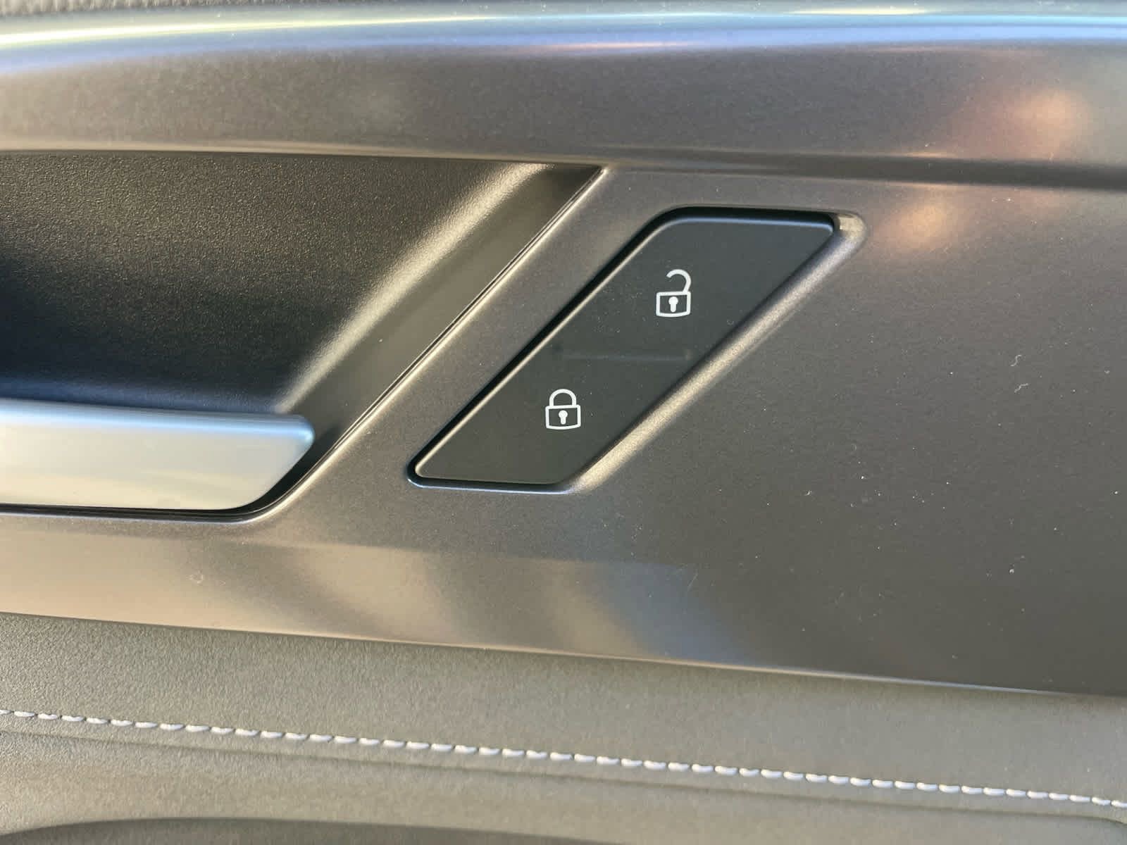 New 2026 Volkswagen Taos SE FWD image 8