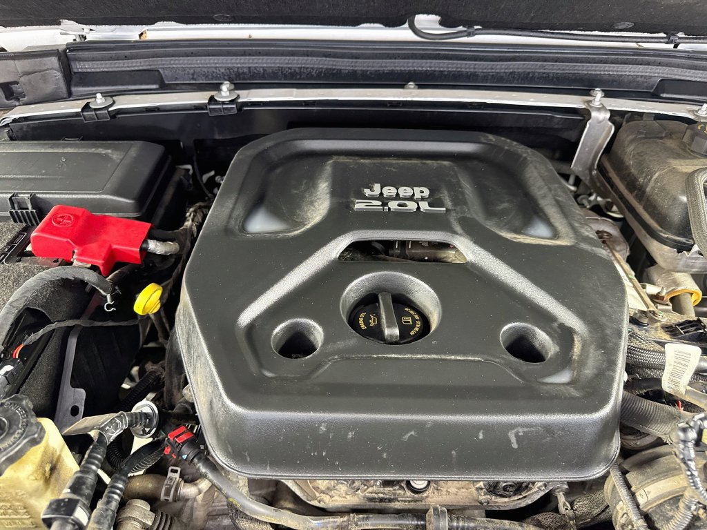 Used 2019 Jeep Wrangler Unlimited Sahara AWD/4WD image 37