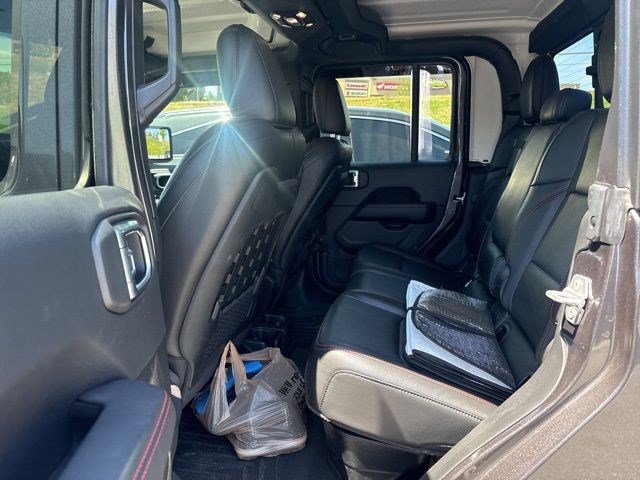 Used 2022 Jeep Gladiator Rubicon w/ Cold Weather Group AWD/4WD image 2