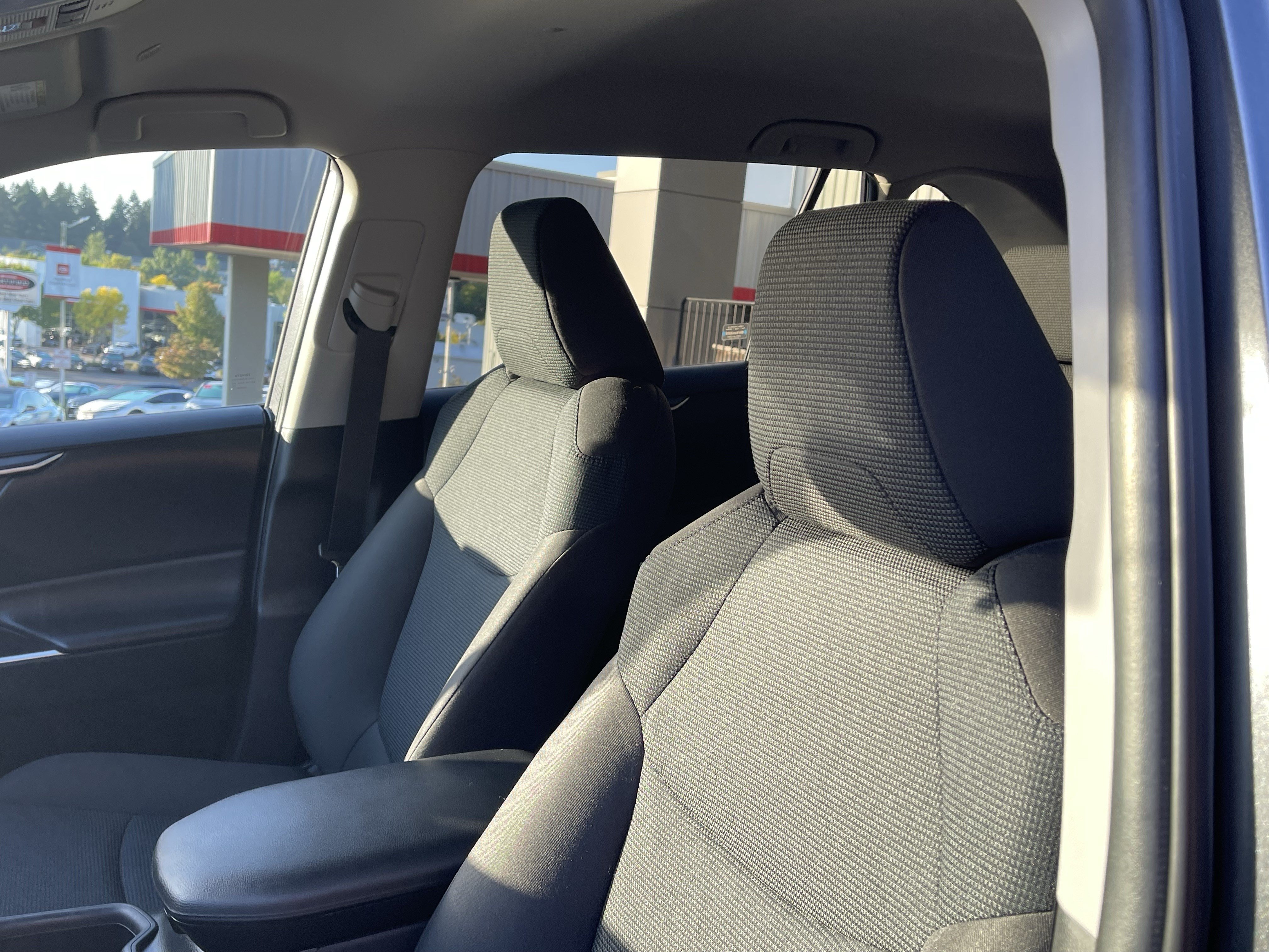 Certified 2023 Toyota RAV4 LE AWD/4WD image 16