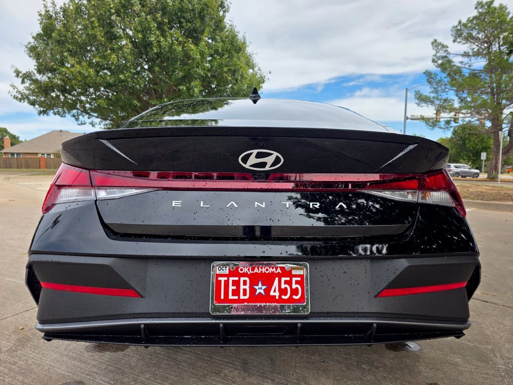 New 2026 Hyundai Elantra SEL Sport FWD image 24