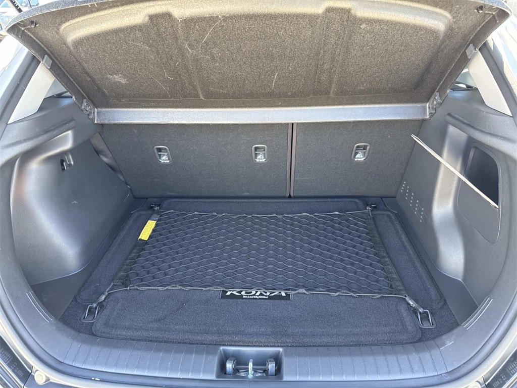 Used 2023 Hyundai Kona SE image 6